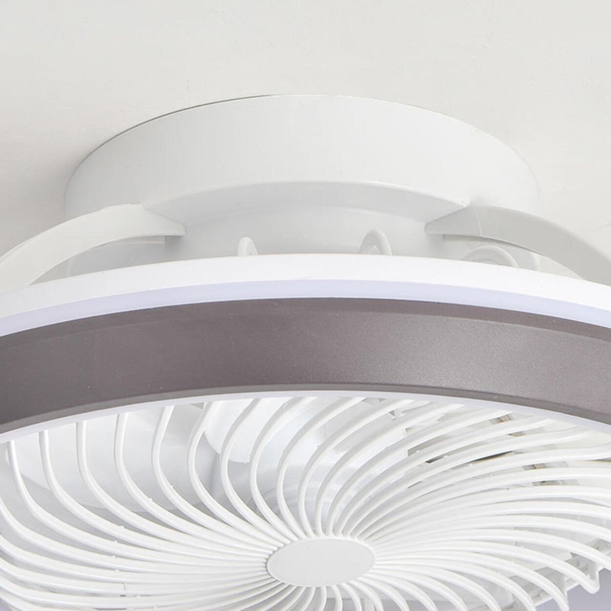 Modern Simple Flush-Mounted Round Ceiling Fan Light Image - 13
