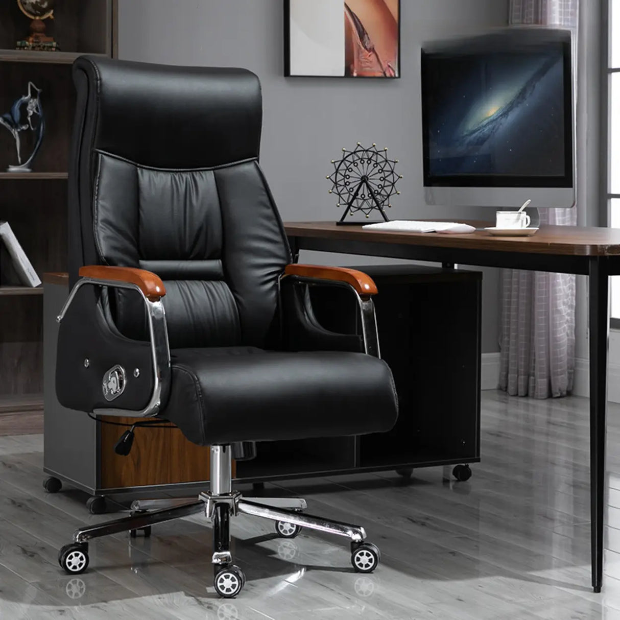 Modish Adjustable Executive Ergonomic Leather Office Chair Image - 5