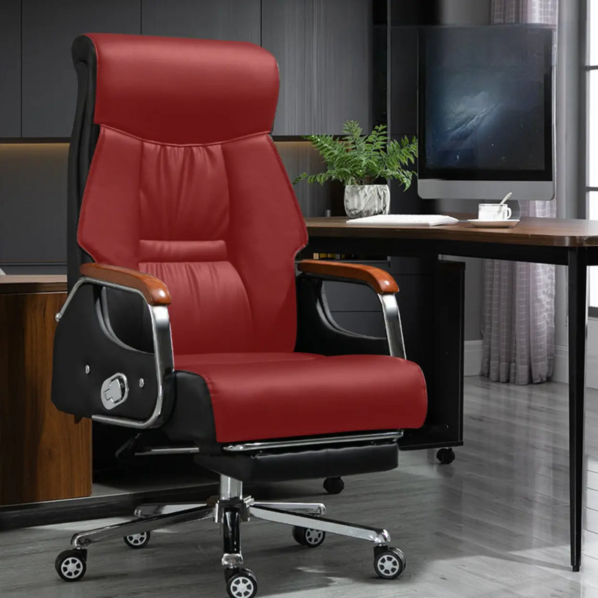 Modish Adjustable Executive Ergonomic Leather Office Chair Image - 6