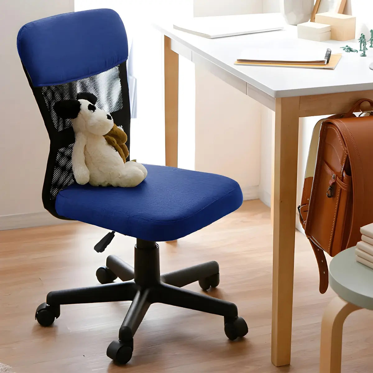 Nylon Base and Wheels Ergonomic Mesh Swivel Office Chair Image - 11