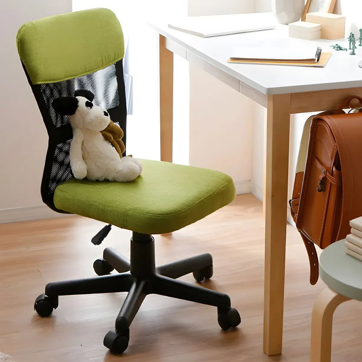 Nylon Base and Wheels Ergonomic Mesh Swivel Office Chair Image - 13
