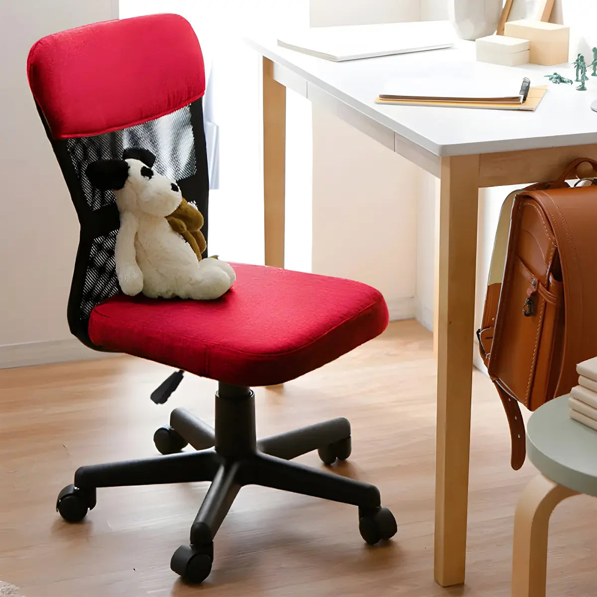 Nylon Base and Wheels Ergonomic Mesh Swivel Office Chair Image - 7