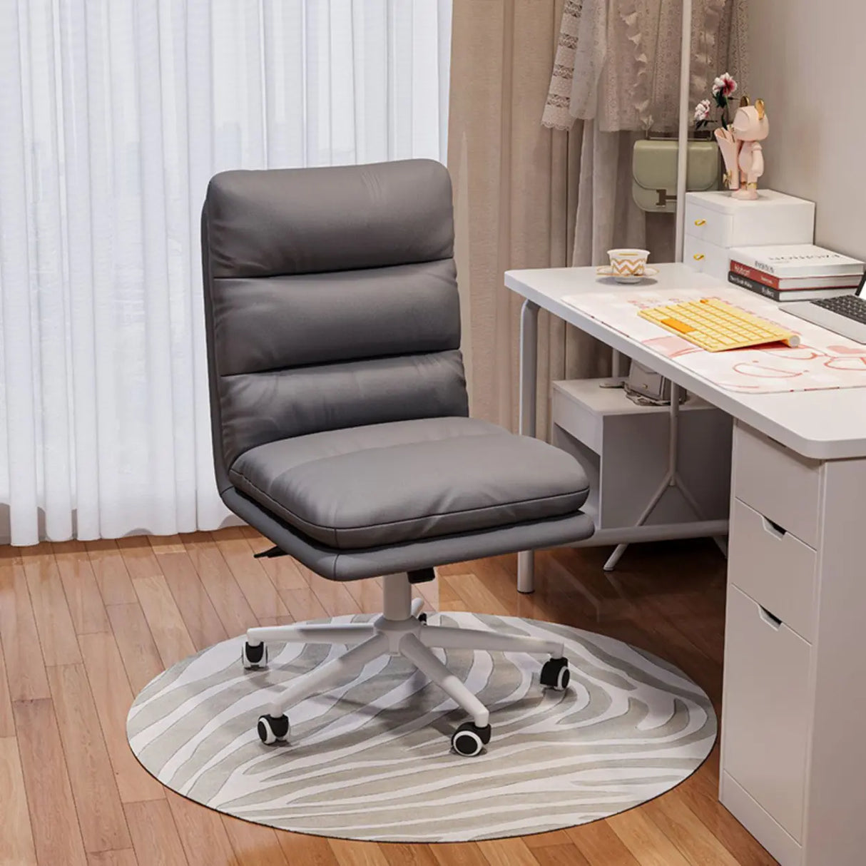 Nylon Frame Swivel Faux Leather Office Chair with Casters Image - 3