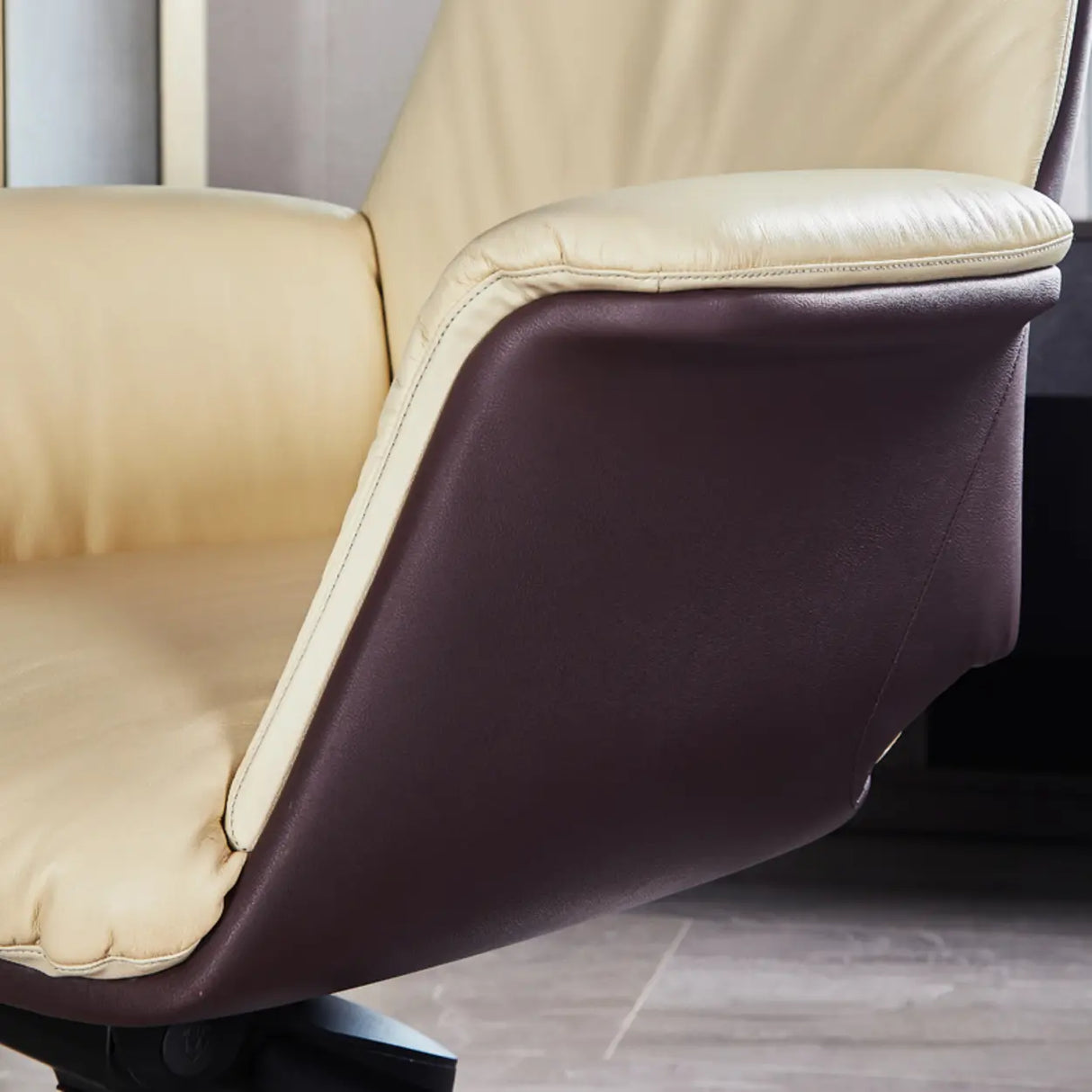 Off-White Ergonomic Modern Swivel Leather Office Chair Image - 8