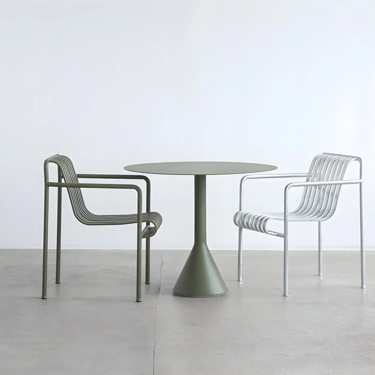 Outdoor Round Metal Green Water Resistant Bistro Table Image - 8