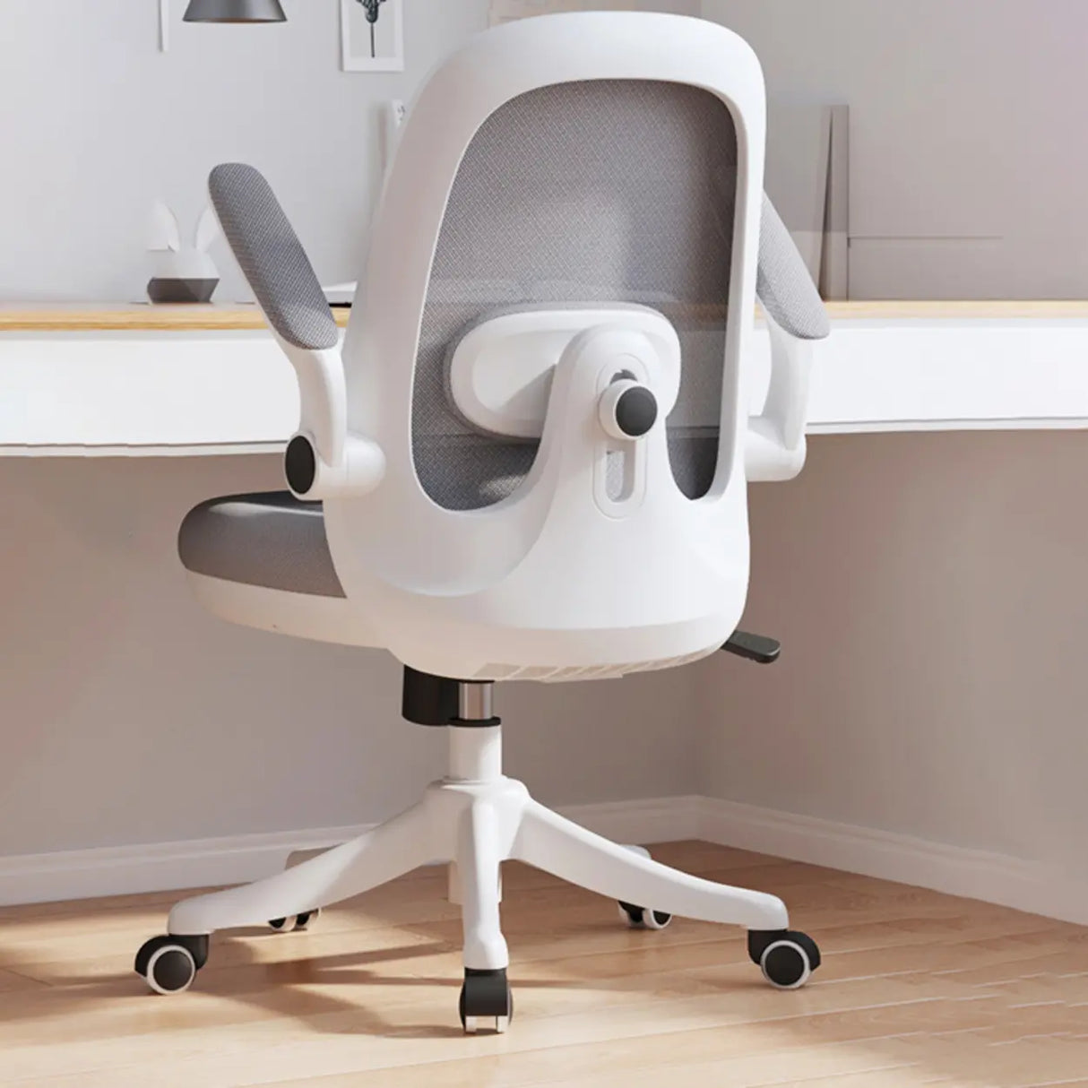 Pink Contemporary Mesh Ergonomic Swivel Office Chair Image - 2