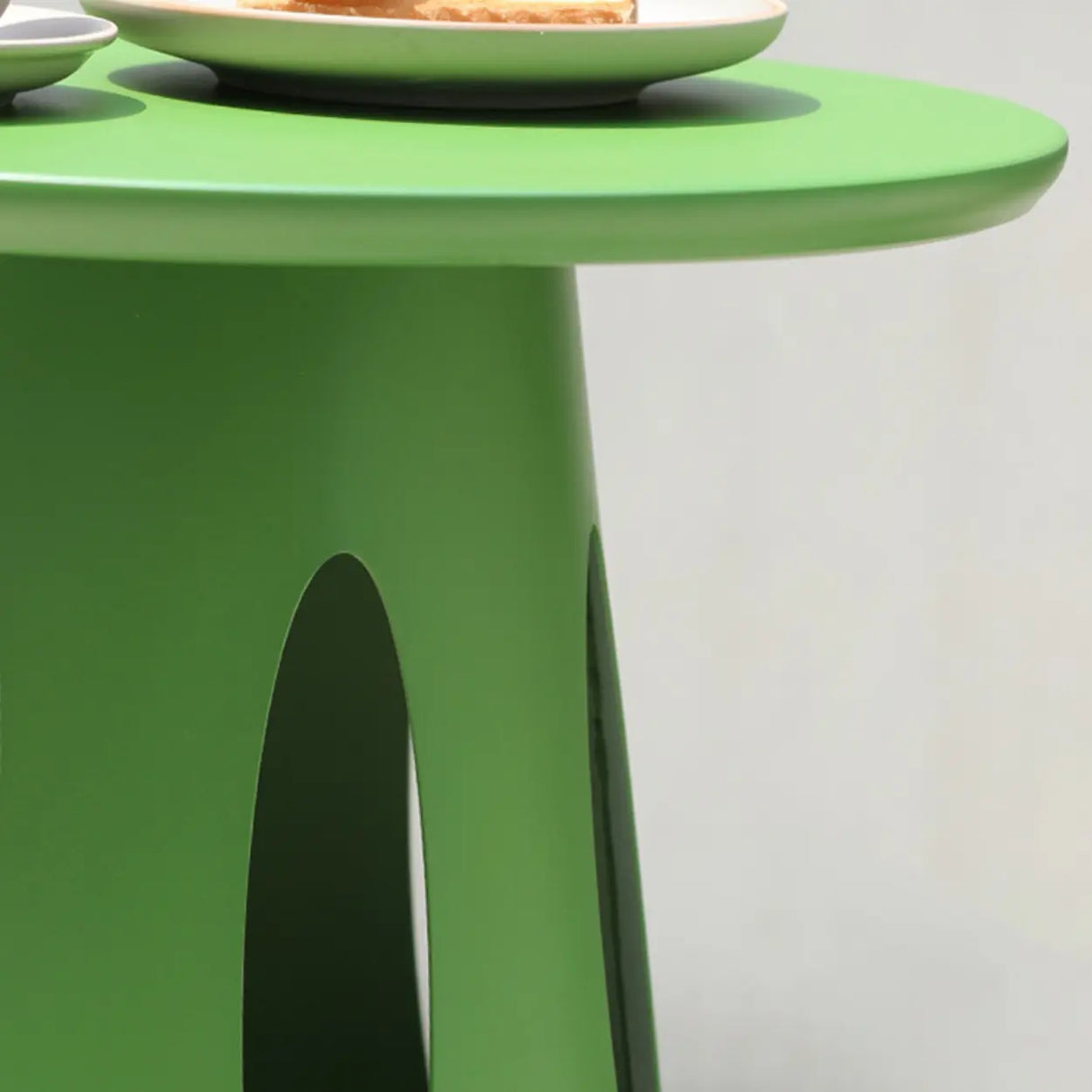 Round Top Aluminum Frame Outdoor Coffee Table Image - 7