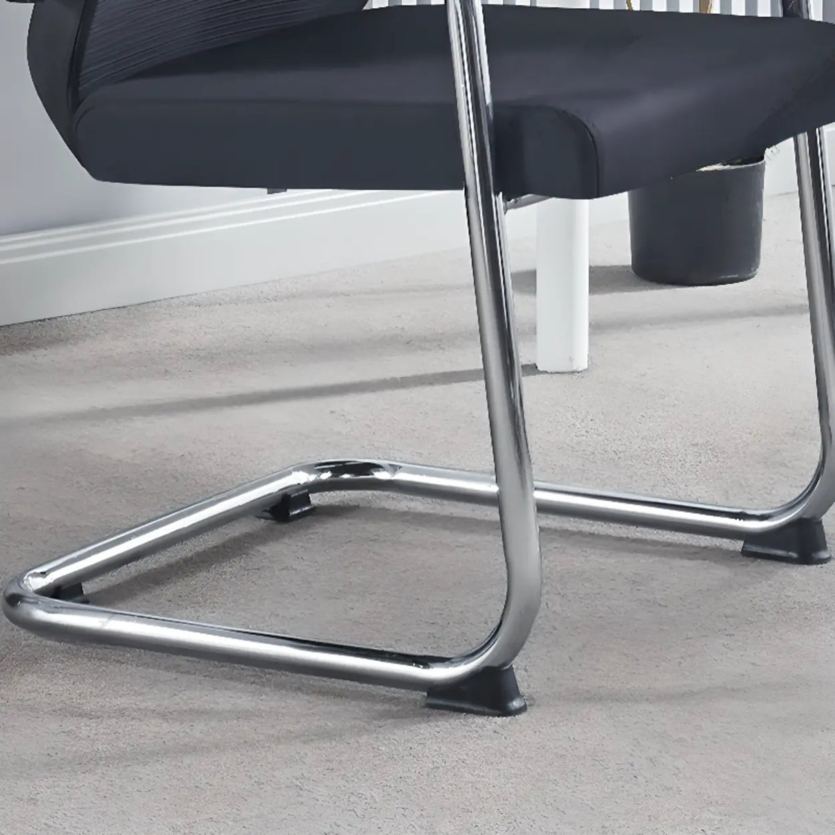 Simple Black Ergonomic Fixed Arms Mesh Metal Office Chair Image - 16