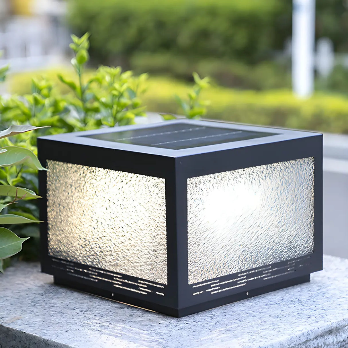 Simple Cube Metal Solar Lantern Outdoor Table Lamp Image - 10