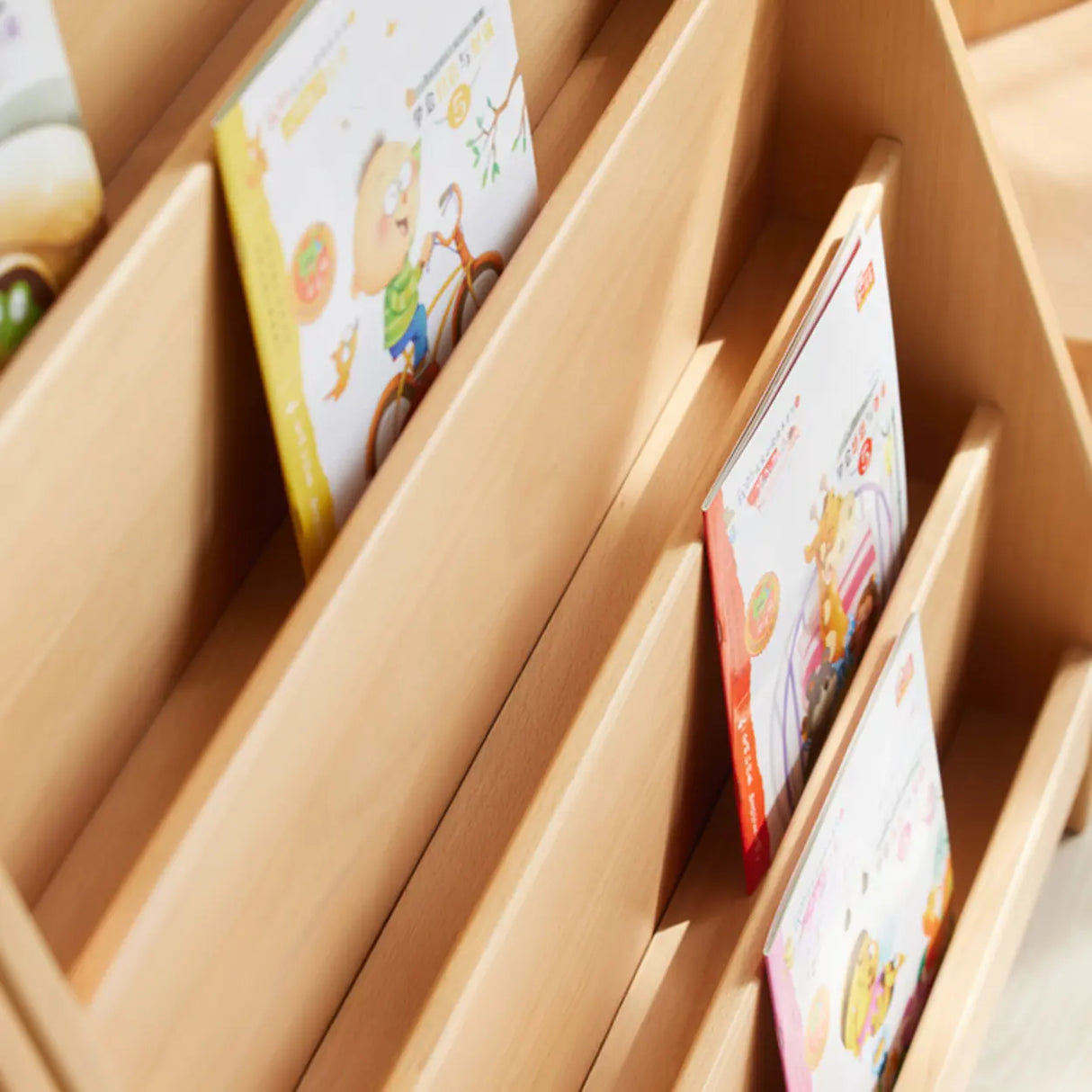 Simple Kids Wood Bear Natural Finish Ladder Bookcase Image - 9