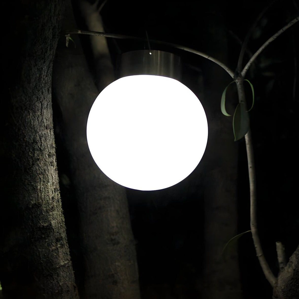 Solar-Powered White Outdoor LED Globe Pendant Light Image - 4