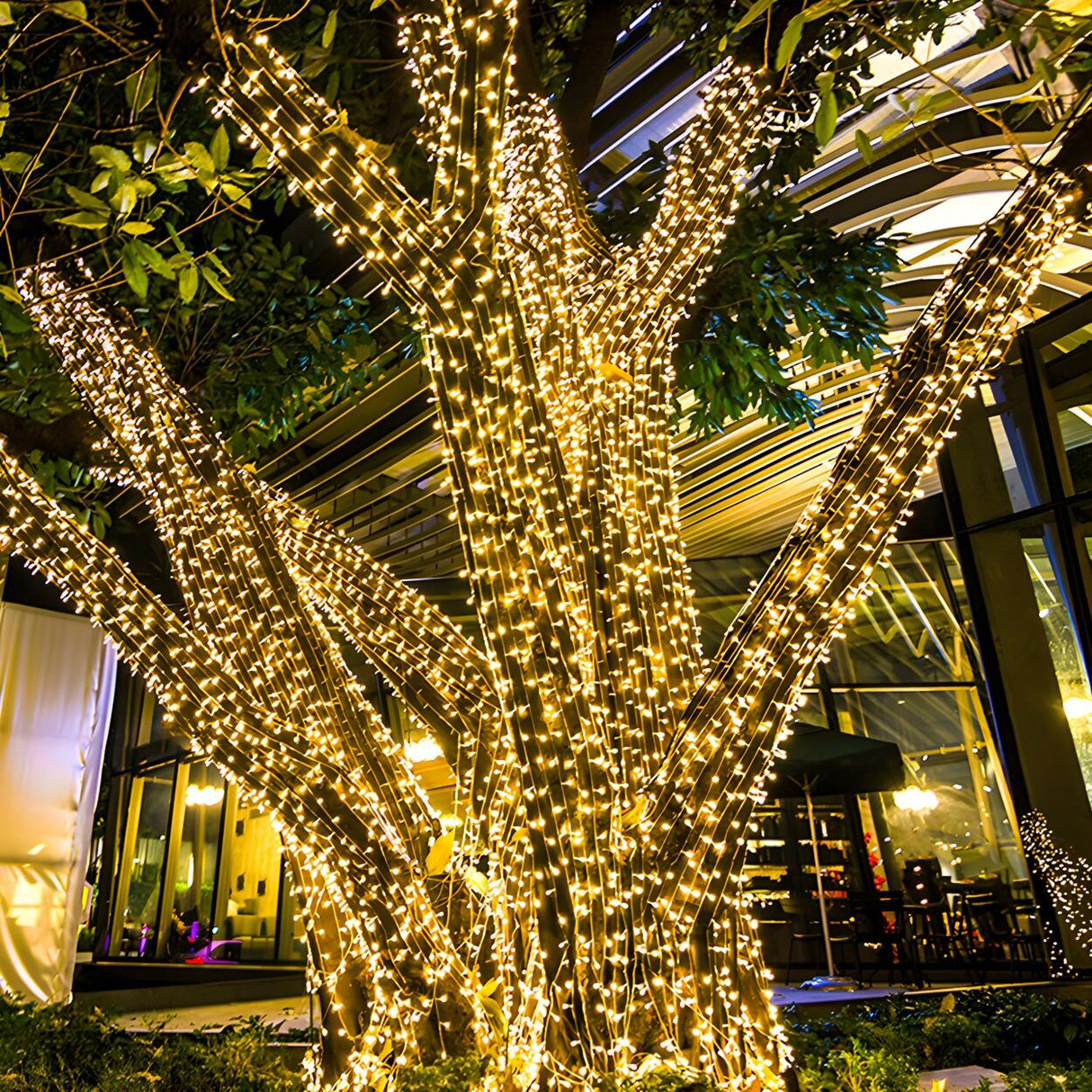 Stylish Beaded LED Outdoor Christmas String Lights Image - 3