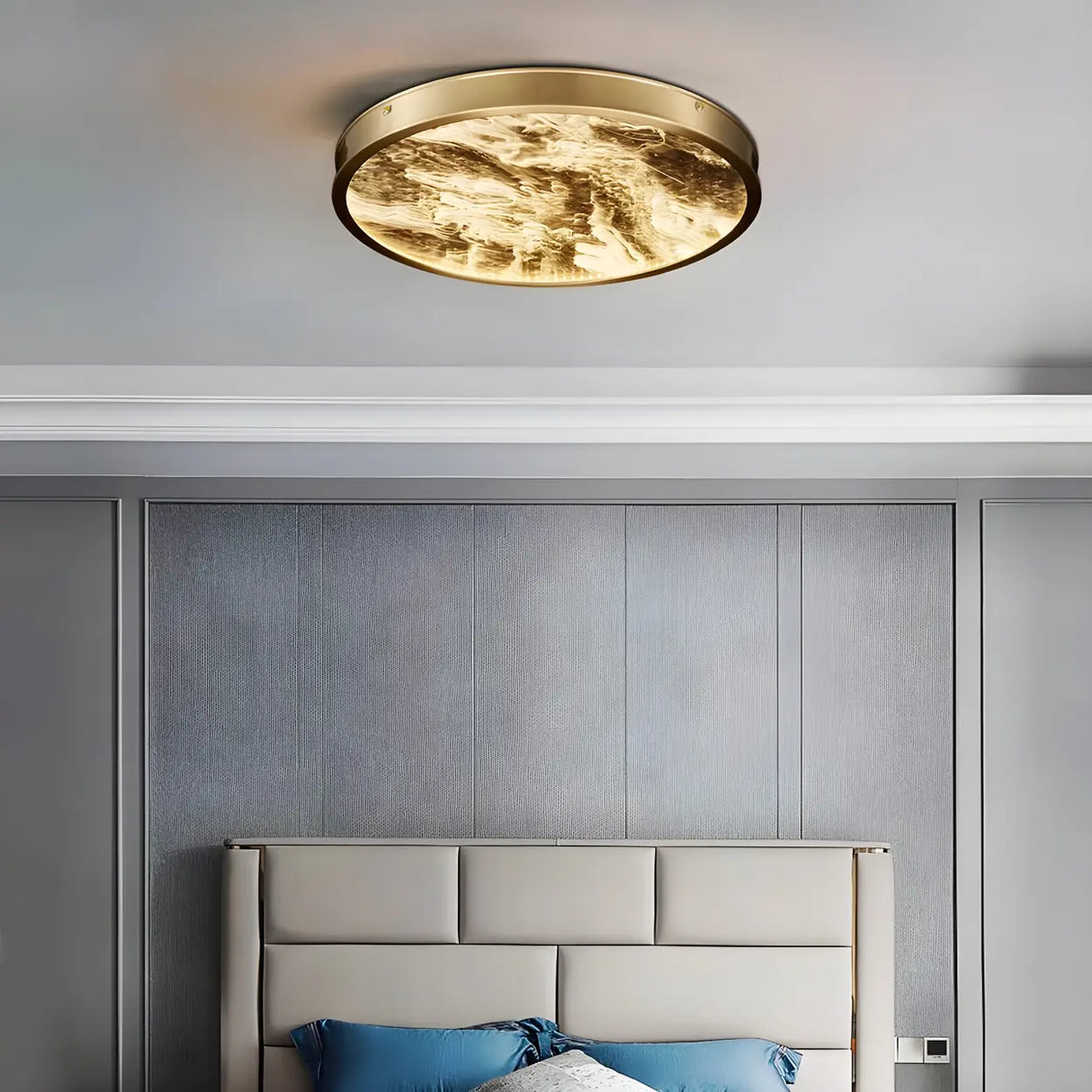 Stylish Golden Round Dimmable LED Flush Mount Light Image - 4