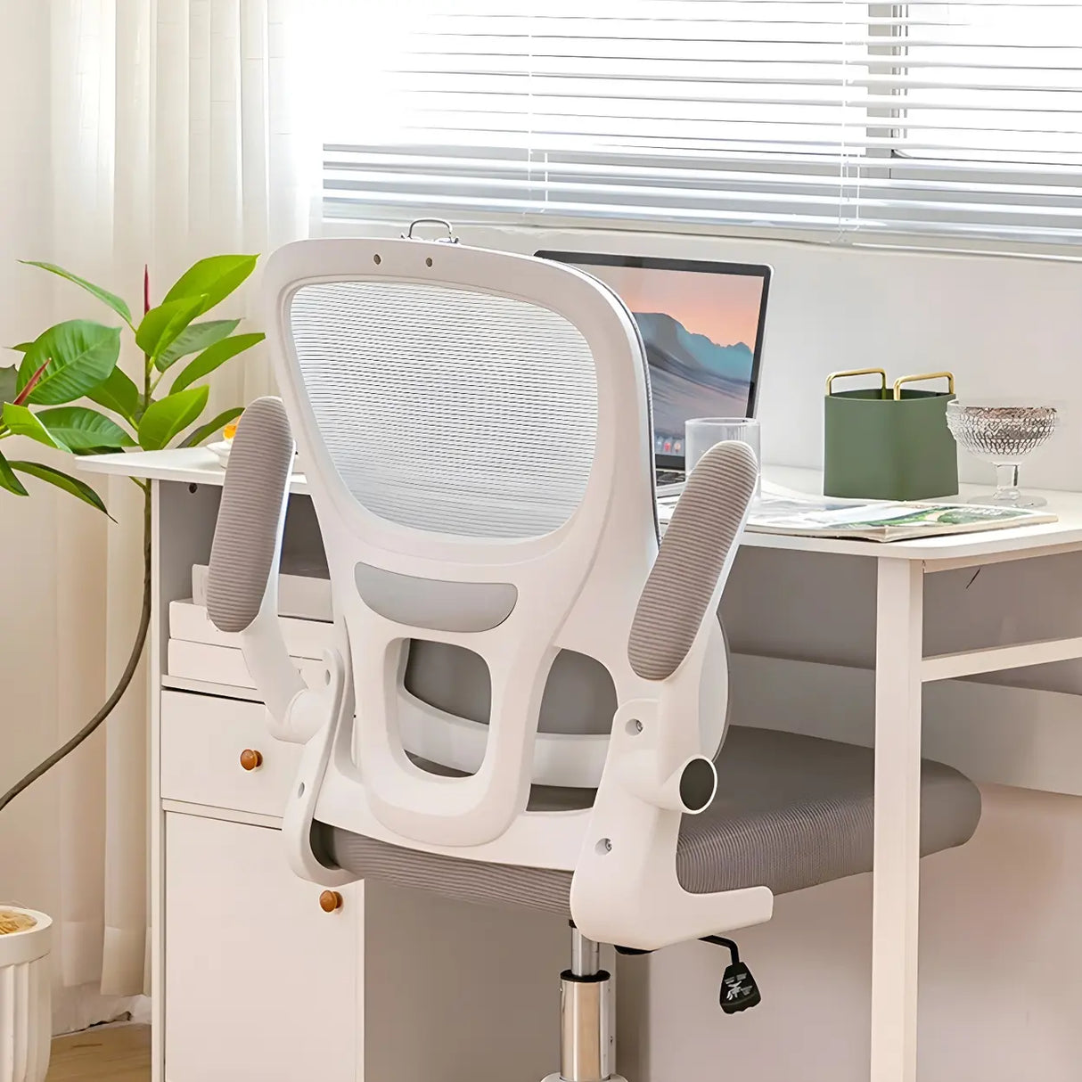 Swivel Ergonomic Mesh Office Chair with Lumbar Support Image - 6