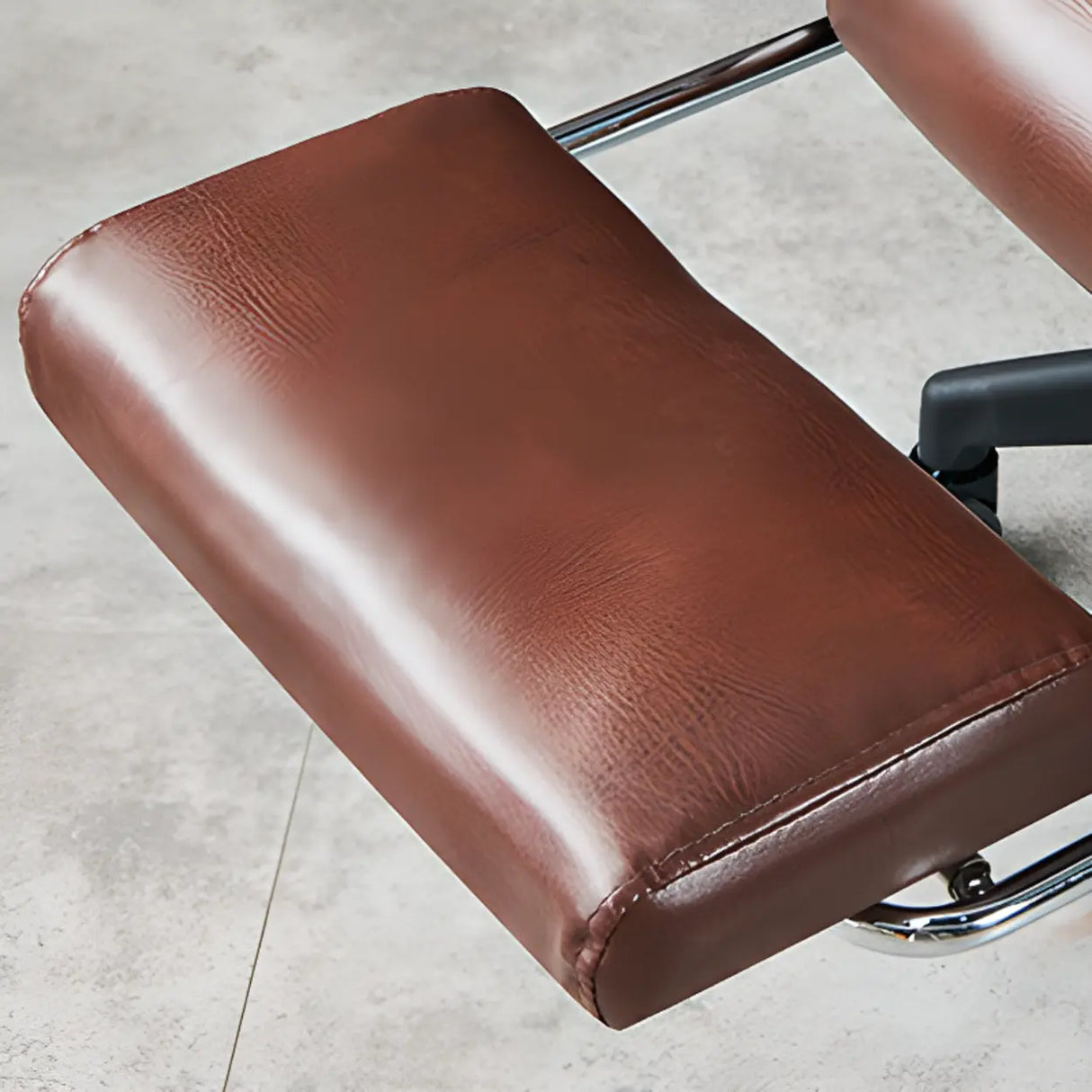 Swivel Executive Reclining Leather Footrest Office Chair Image - 7