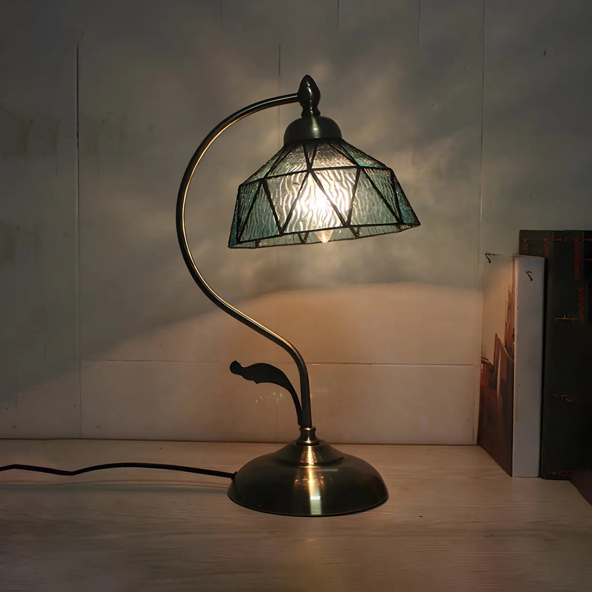 Tiffany Floral Curved Brass Table Lamp Multi-Color 1 Bulb Image - 17
