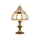 Traditional Brass Scalloped Glass Pull Chain Table Lamp Image - 2