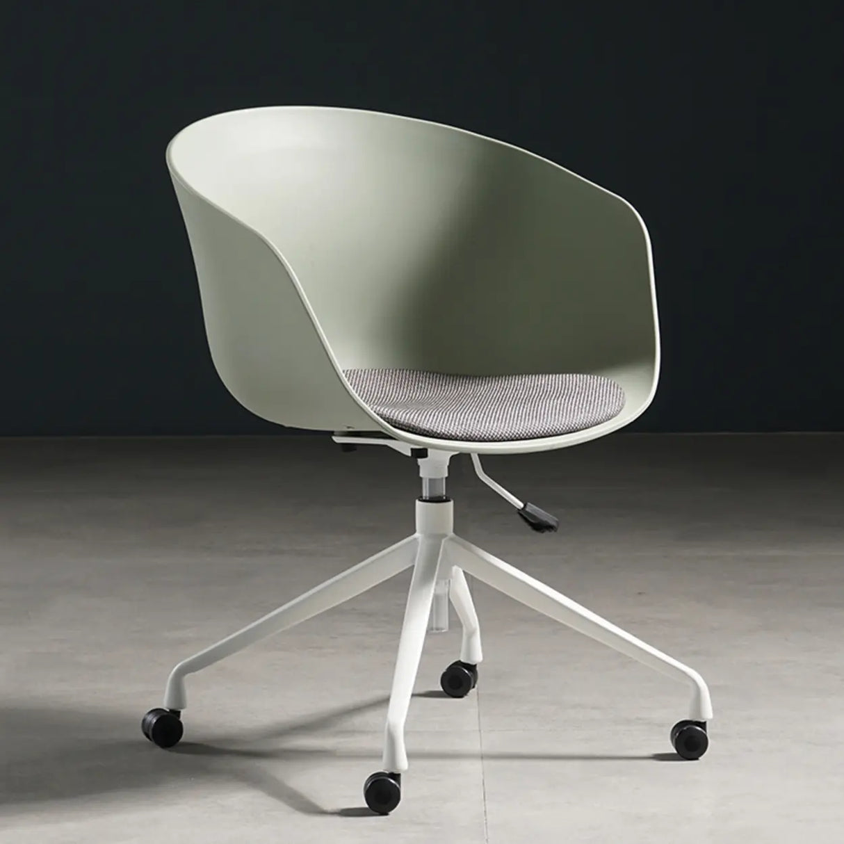 Trendy Adjustable Seat Height Ergonomic Metal Office Chair Image - 8