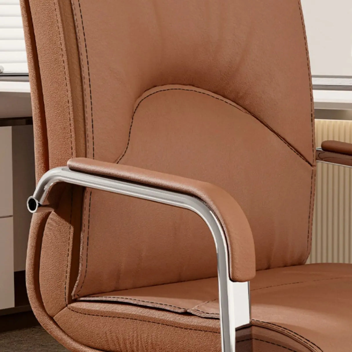 Trendy Calfskin Black Ergonomic Backrest Office Chair Image - 7