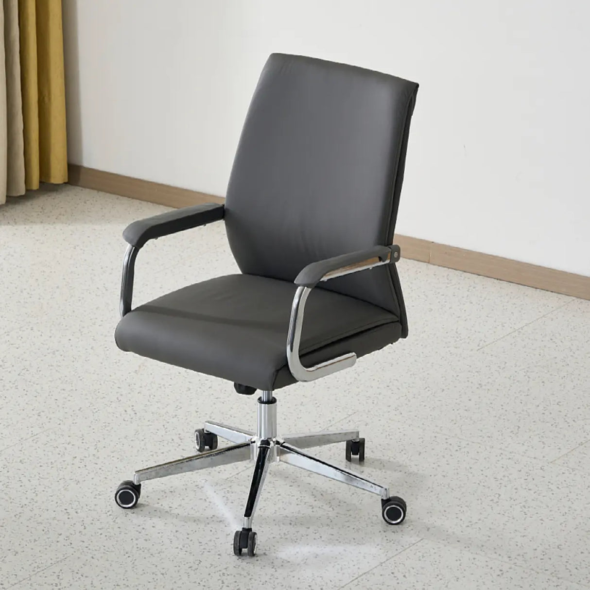 Trendy Ergonomic Leather Office Chairs with Armrests Image - 10