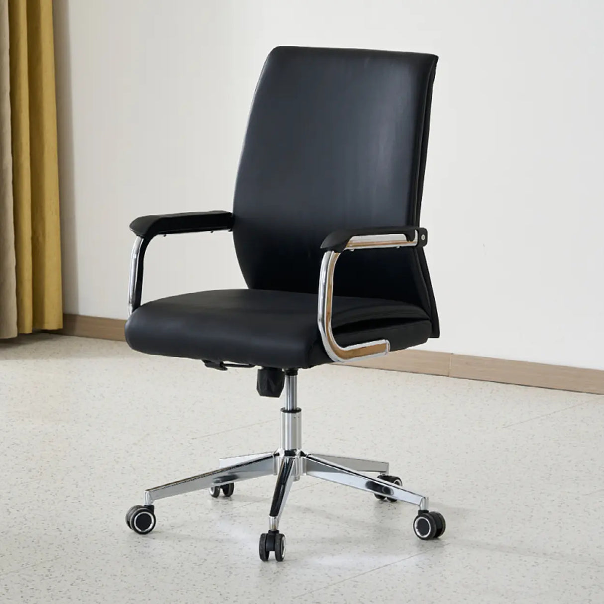 Trendy Ergonomic Leather Office Chairs with Armrests Image - 7