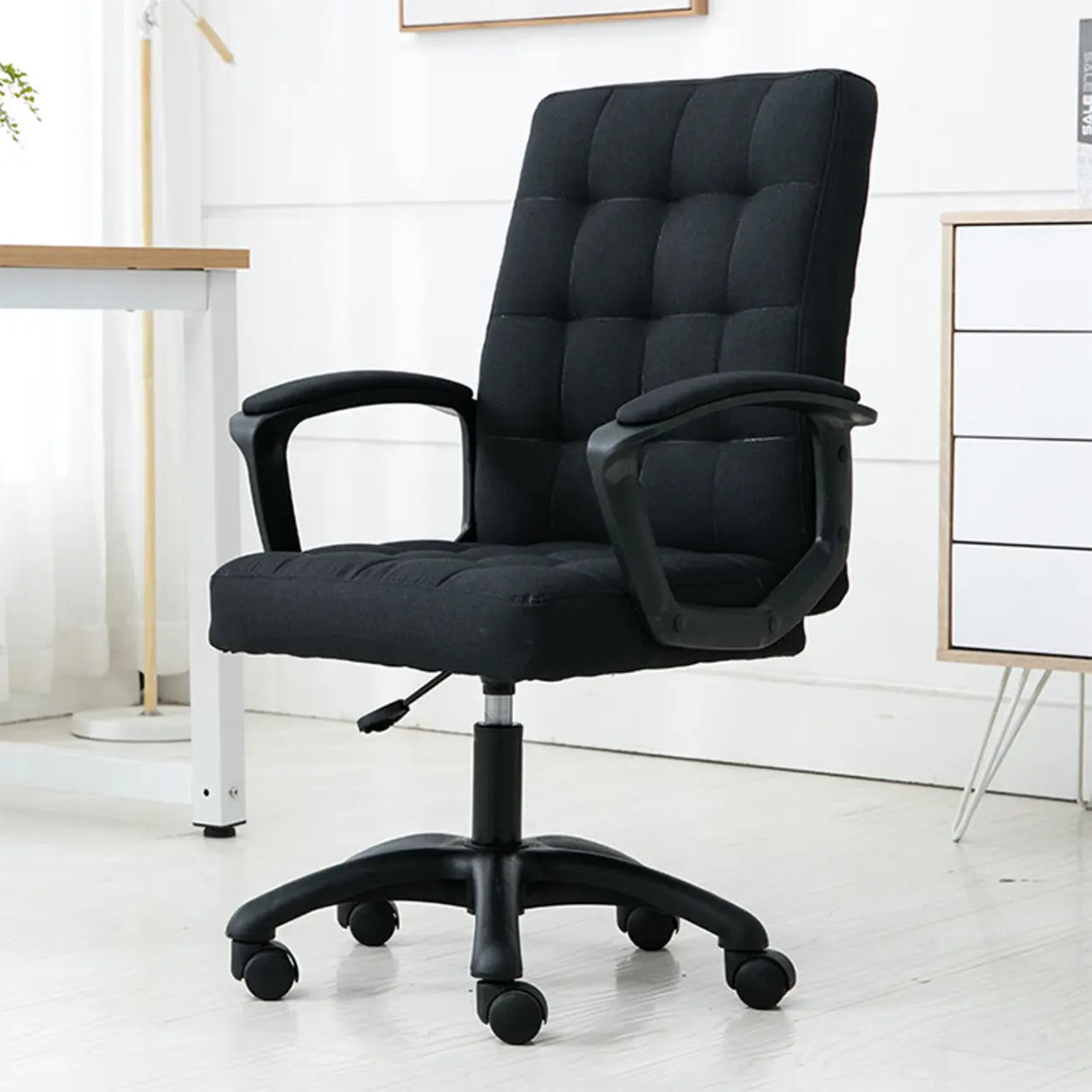 Trendy Ergonomic Leather Swivel Office Chair with Rollers Image - 2