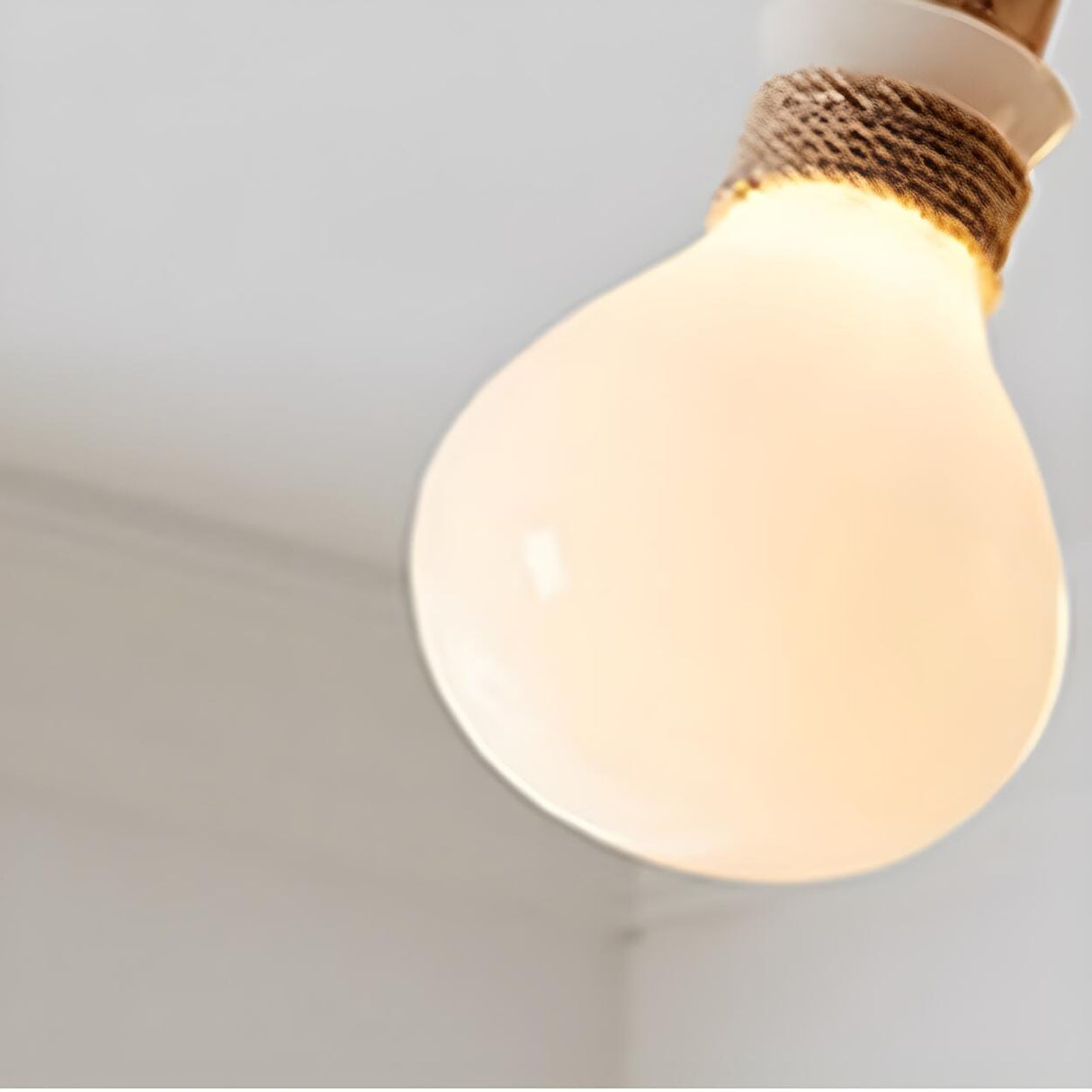 Vintage 3-Light Bulb-Shaped Metal Island Pendant Light Image - 8