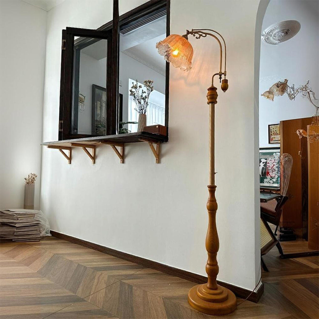 Vintage Floral Glass Brown Wooden LED Floor Light Image - 4