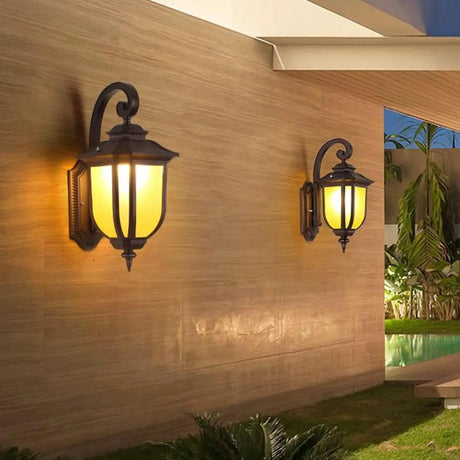 Vintage Lantern Black Aluminum Outdoor Wall Light Image - 1