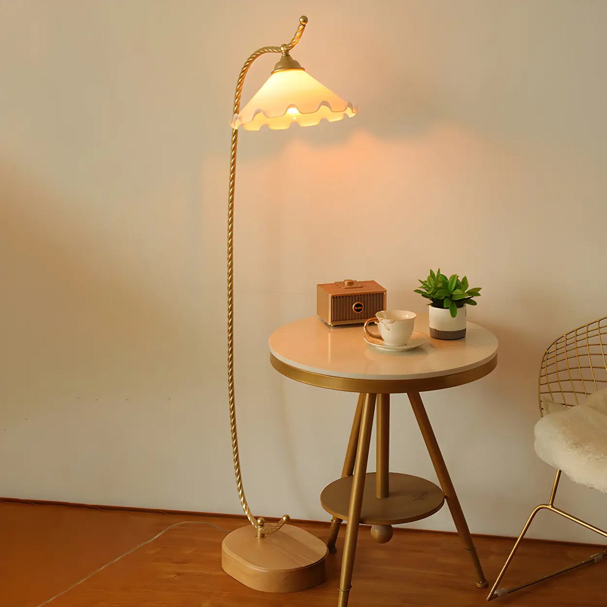Vintage Scalloped Shade Gold Metal LED Floor Lamp Image - 16