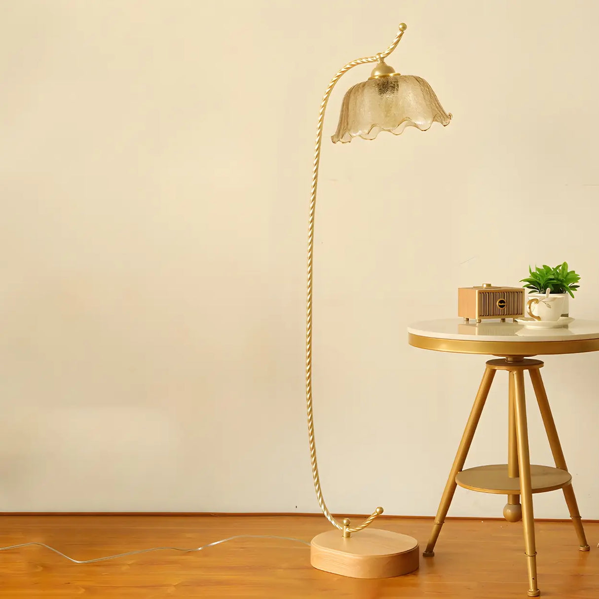 Vintage Scalloped Shade Gold Metal LED Floor Lamp Image - 17