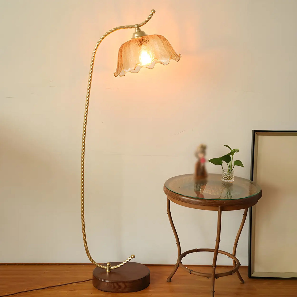 Vintage Scalloped Shade Gold Metal LED Floor Lamp Image - 2