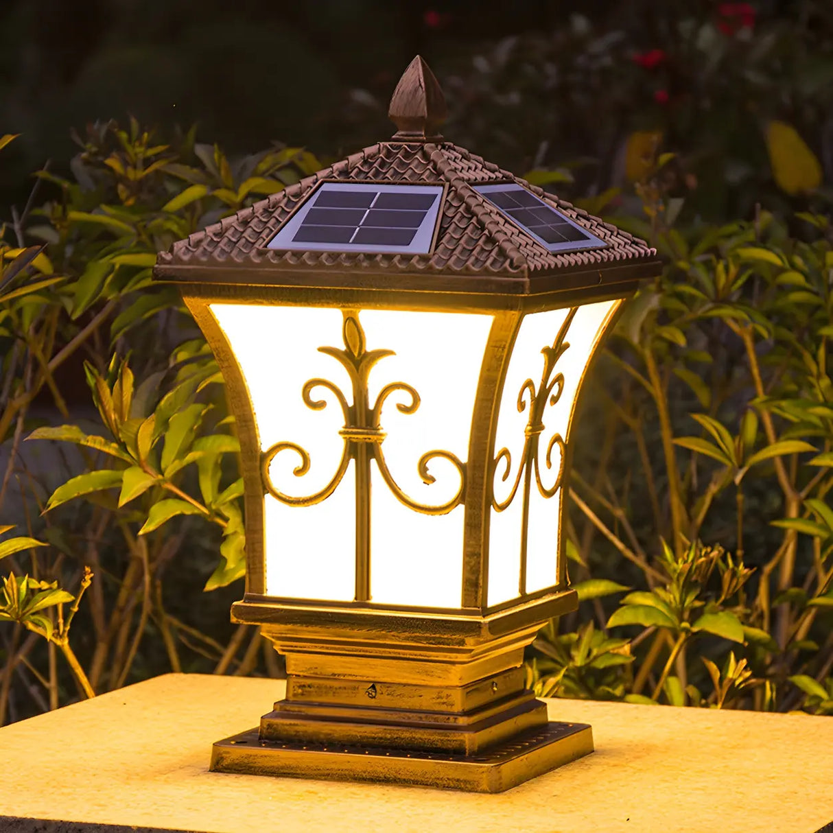Vintage Solar Lantern Metal Outdoor Garden Table Lamp Image - 12