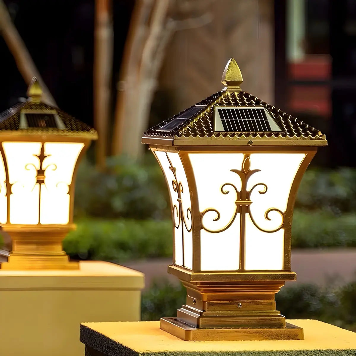 Vintage Solar Lantern Outdoor Garden Column Light Image - 11