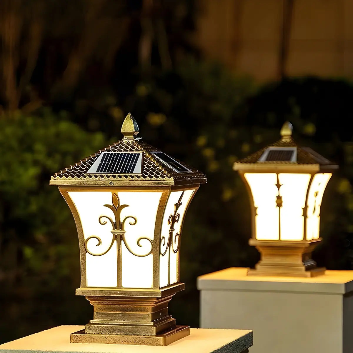 Vintage Solar Lantern Outdoor Garden Column Light Image - 13