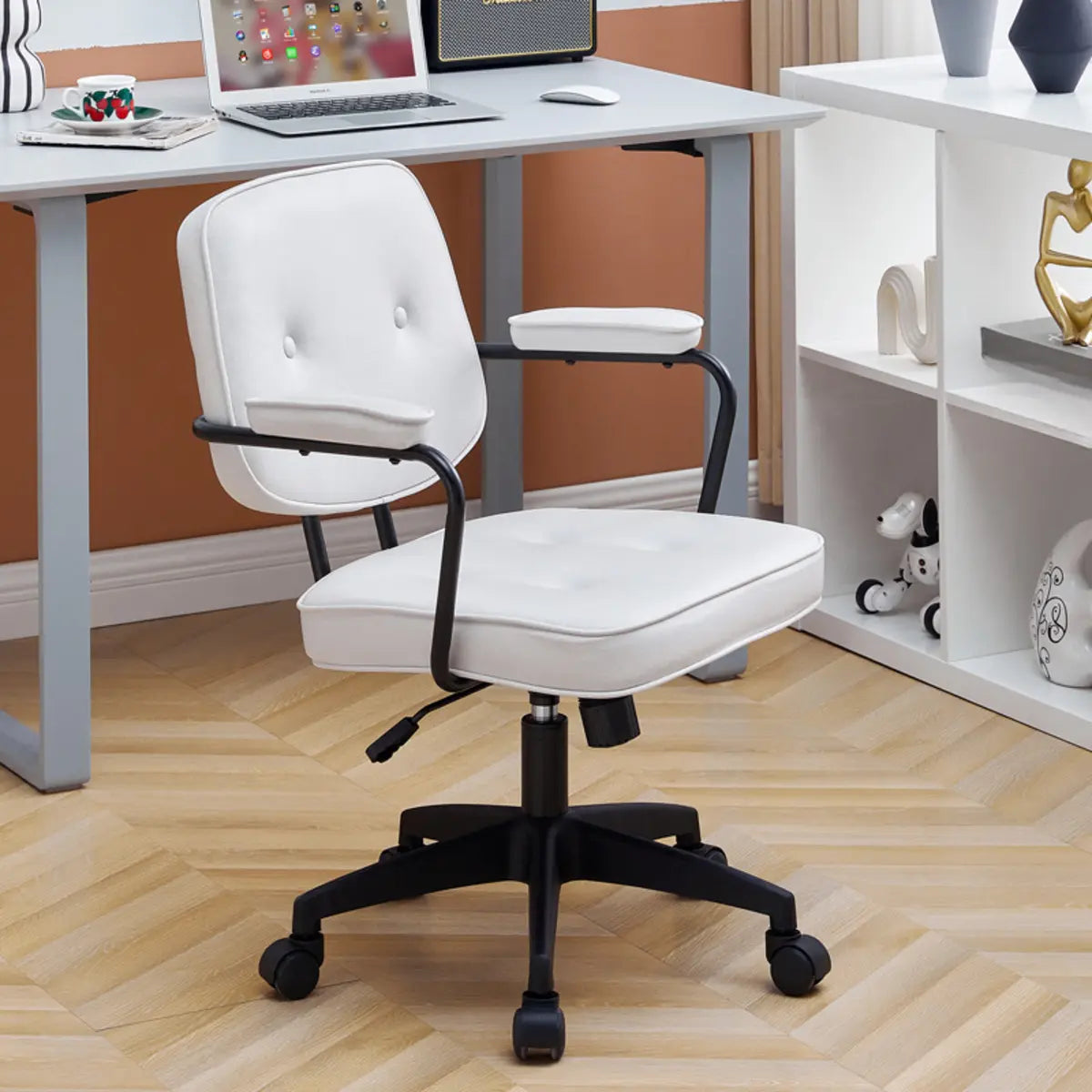 Waterproof Executive Mauve Faux Leather Office Chair Image - 12