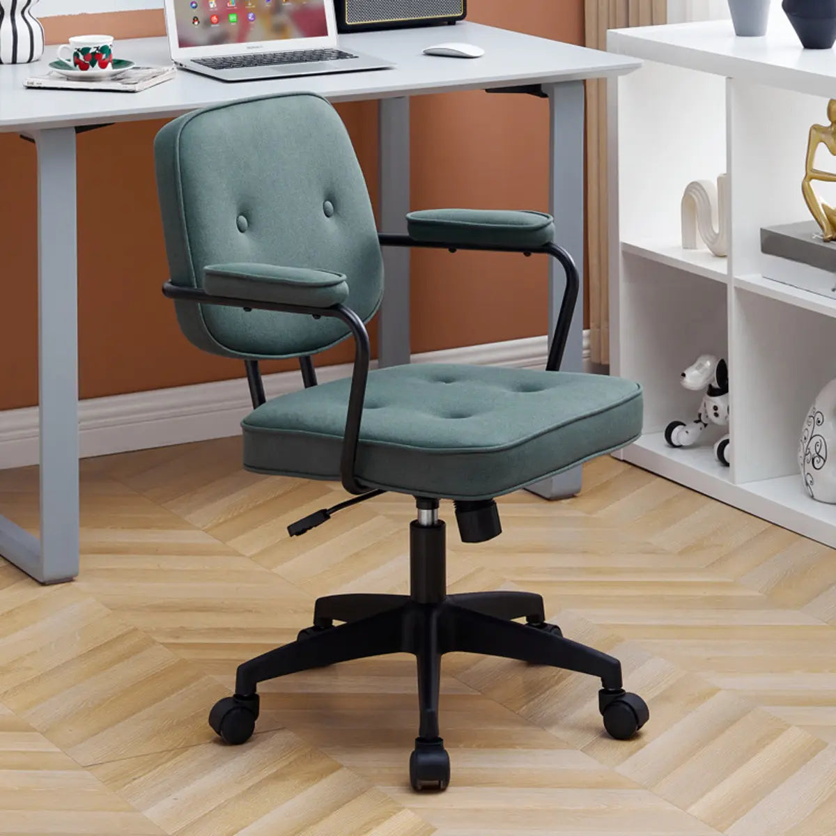 Waterproof Executive Mauve Faux Leather Office Chair Image - 13
