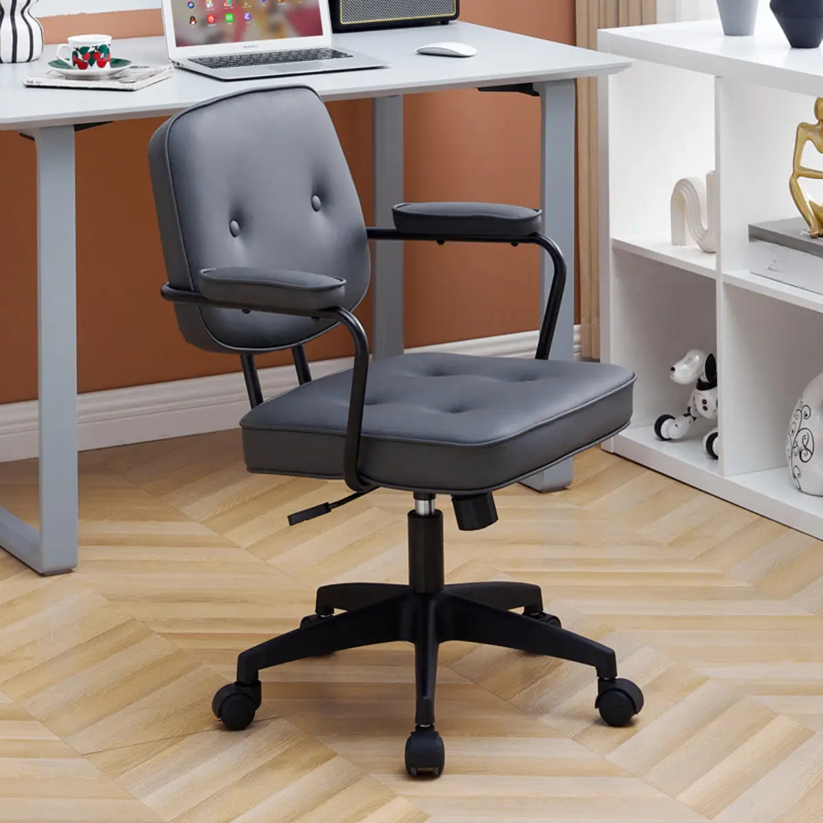 Waterproof Executive Mauve Faux Leather Office Chair Image - 3