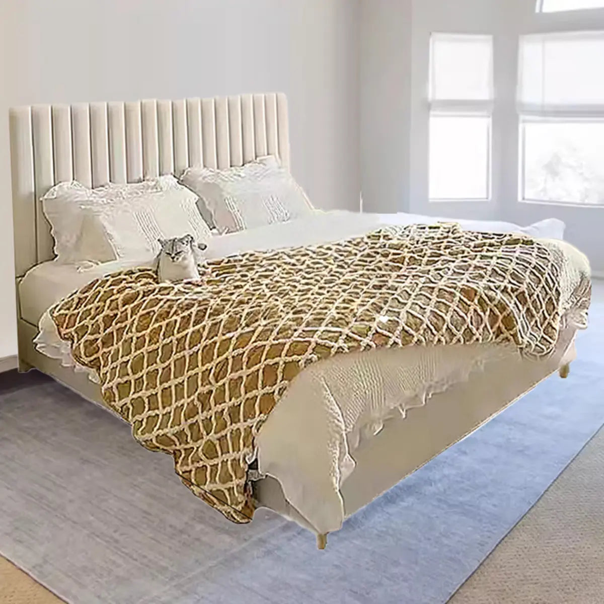 White King Rectangular Fabric Upholstered Panel Bed Image - 3