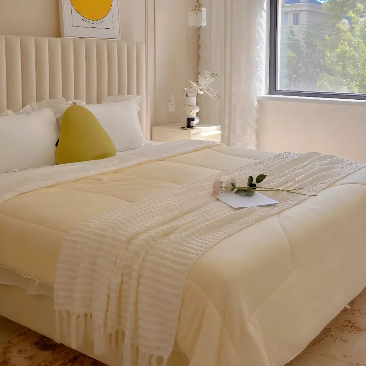 White King Rectangular Fabric Upholstered Panel Bed Image - 6