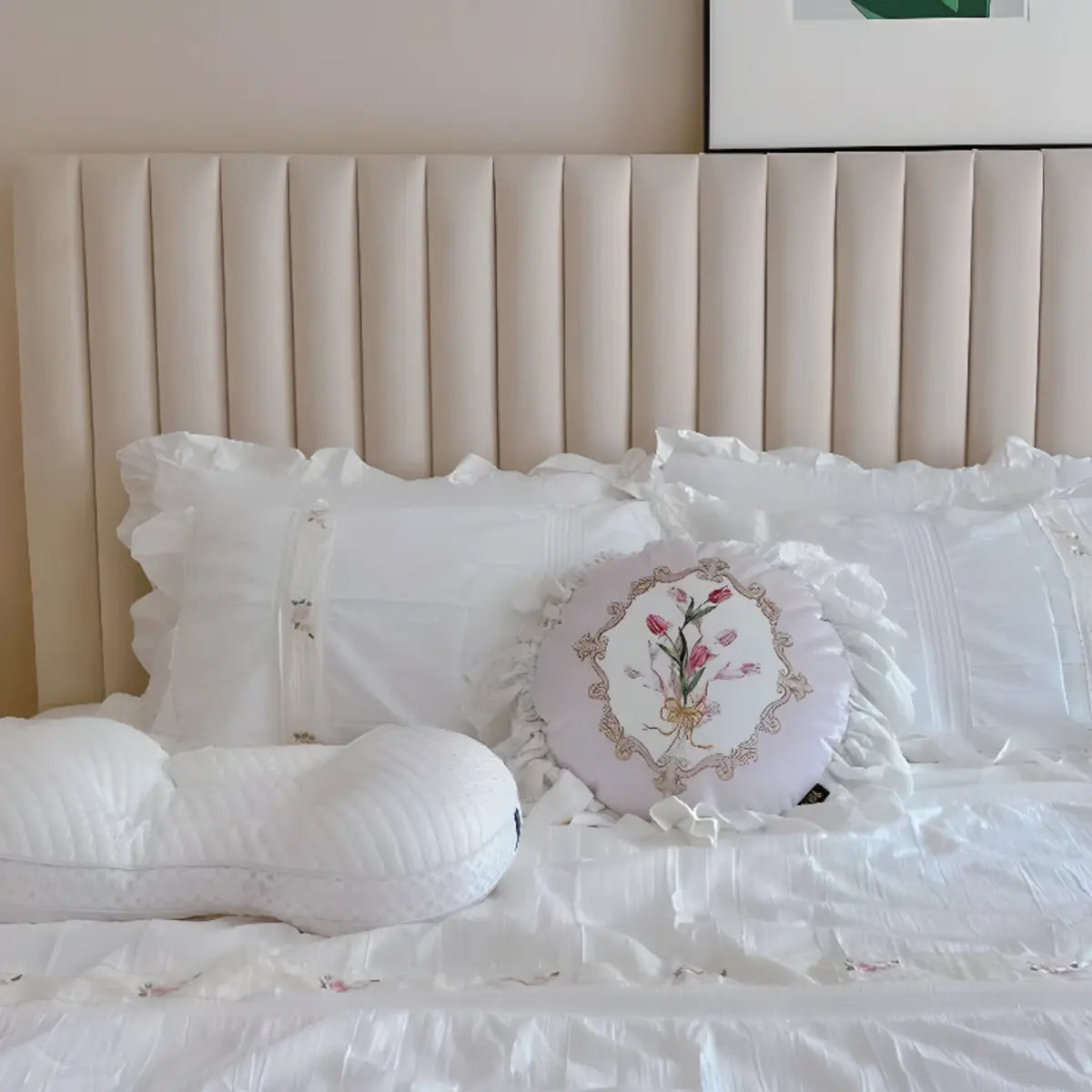 White King Rectangular Fabric Upholstered Panel Bed Image - 8