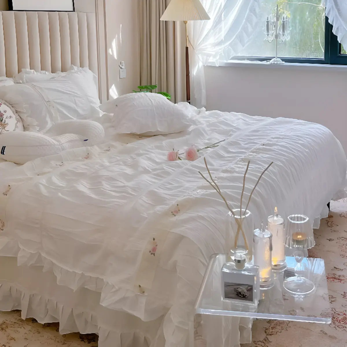 White King Rectangular Fabric Upholstered Panel Bed Image - 9