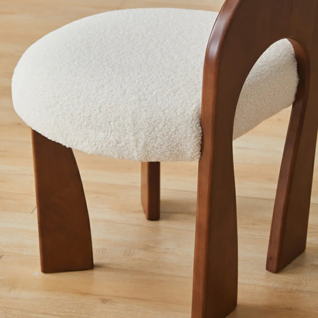 White Round Wood King Louis Back Velvet Dining Chair Image - 8